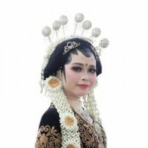 Riri Khoyiriyah Azahra profile icon