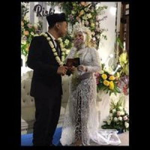 vina sholekah profile icon