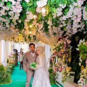 Ratna Sari profile icon