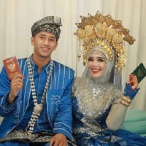 Fitri Sulastrii profile icon