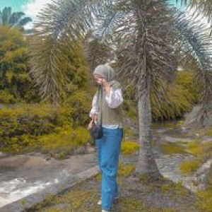 Ria Nurulita profile icon