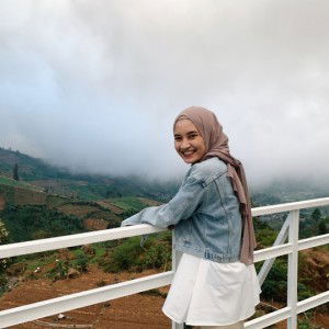 Reni Apriliani profile icon