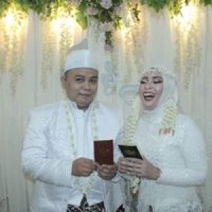 Nur Hasanah profile icon