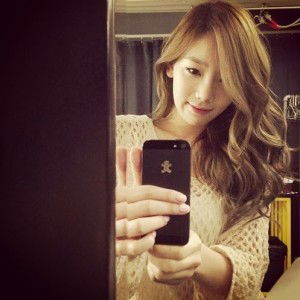 ﻣﻮﻧﻳﺭﻩ ﺸﺮﻴﻓﻪ profile icon