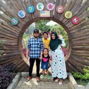 Rini Rosita profile icon