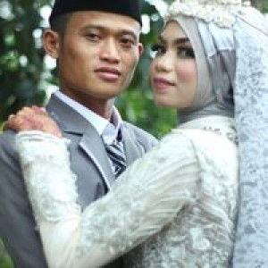 Indah Fransiska profile icon