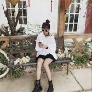 Trần Huyền Trang profile icon