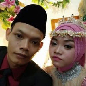 Devii Indah profile icon