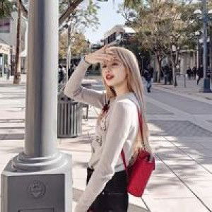 Devi Ridwan profile icon