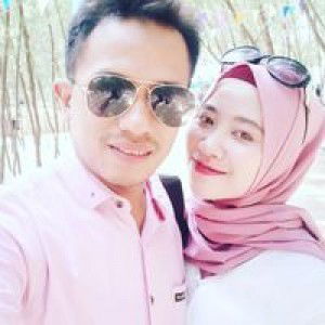 Eny Azarine profile icon