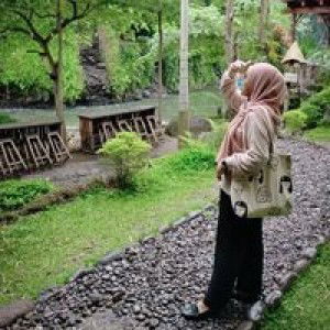 Poppy Rizki Utami profile icon