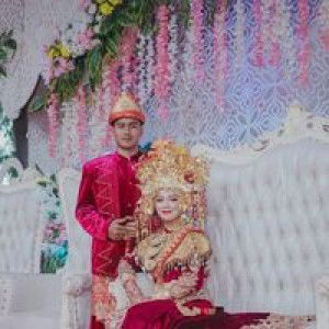 Devi Anggraini profile icon