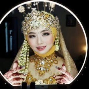 Nur Ikaarini profile icon