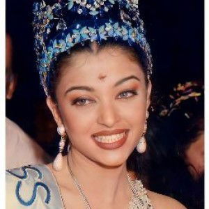 Siti Nur Azizah profile icon