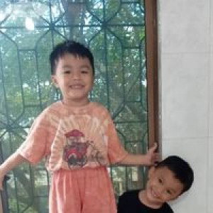 Eti Suryani Hura profile icon