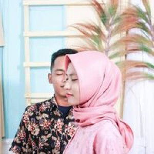 Dewi Ratna Sari profile icon