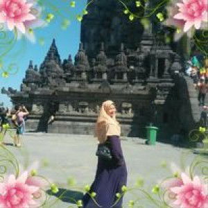 Indry Dwi Hastuti profile icon