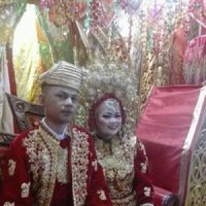 Dewi Tasari profile icon