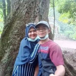 Dewi Oktaviani profile icon