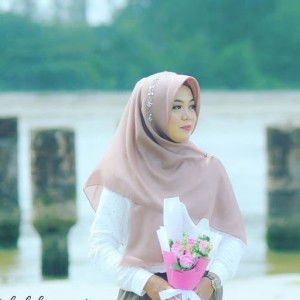 Anggun Pebi profile icon