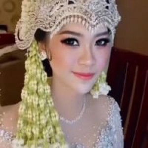 dewita elyna anggraeni profile icon