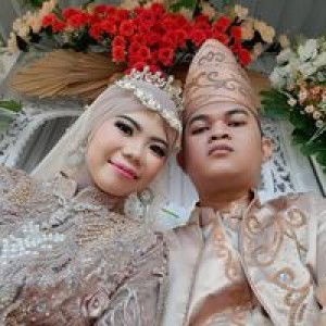 Rizqi Nur Aulia profile icon