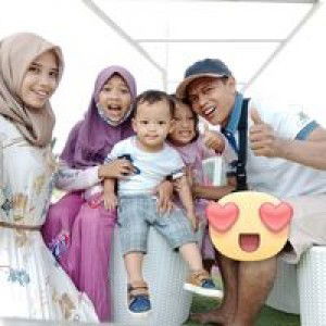 Rizqi Amilia profile icon