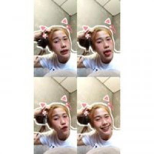 พลอย ย. profile icon