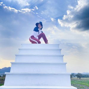 mona kimpitak profile icon