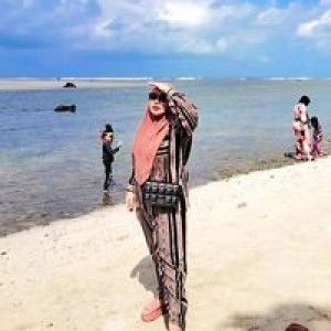 Ratyh Tresna munggaran profile icon