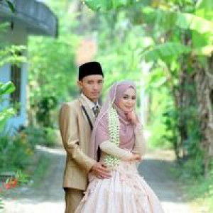 Imroatul Azizah profile icon