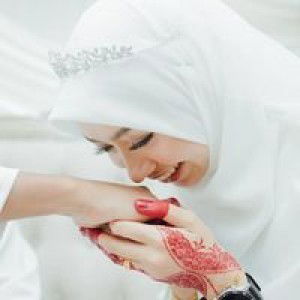 Dina Anuar profile icon