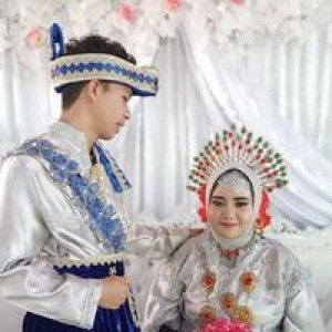 Risma Aprilla Amazora Alona profile icon