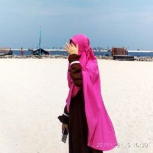 Desi Apriyani profile icon