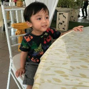 Rozanna Zamri profile icon