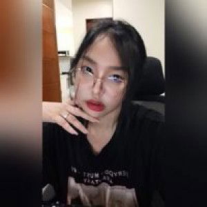 Chloe Sore De Castro profile icon