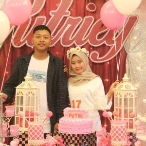 Putri Eka Yuana profile icon