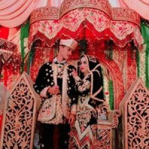 Emilya Fitri profile icon