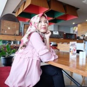 Lulu Andarini Aziz profile icon