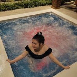 Yumi Bartolome-Santos profile icon