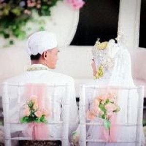 Dwi Ratna profile icon