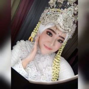 Dian Novita Dewy profile icon