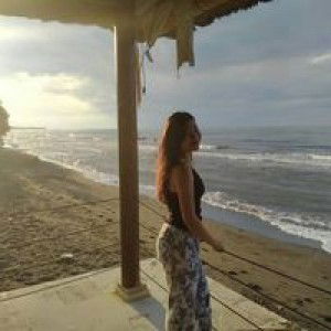 Kadek Yuni Antari profile icon