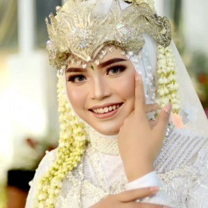 Nurul laras wati profile icon