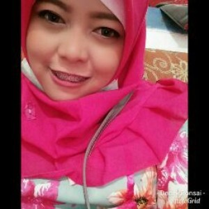 rizqi qurrota ayun profile icon