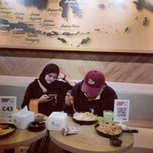 putri sopiyanti profile icon