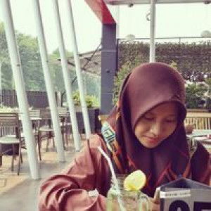 Lina Nur profile icon