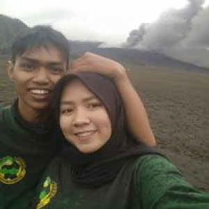 Indah Suciati profile icon