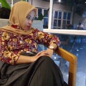 Ema Noprianti  profile icon