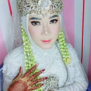 Siti Safitri profile icon